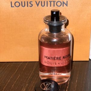 Louis Vuitton MATIÈRE NOIRE
Size
100ML - 3.4 FL.OZ